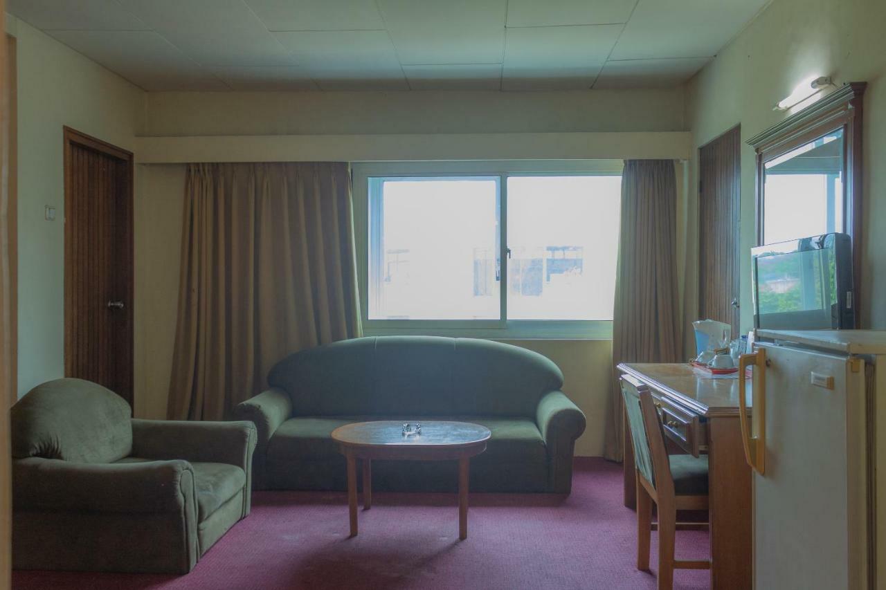 Collection O 7 Hotel Melawai Джакарта Екстер'єр фото