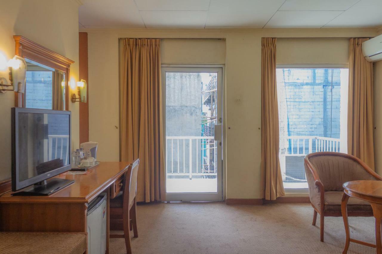 Collection O 7 Hotel Melawai Джакарта Екстер'єр фото